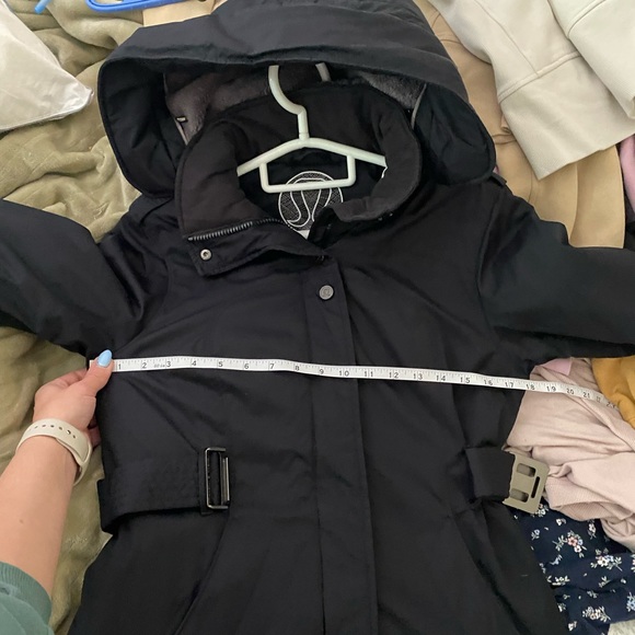 Lululemon “Pinnacle” Winter Jacket Size 6 Black - Picture 8 of 9